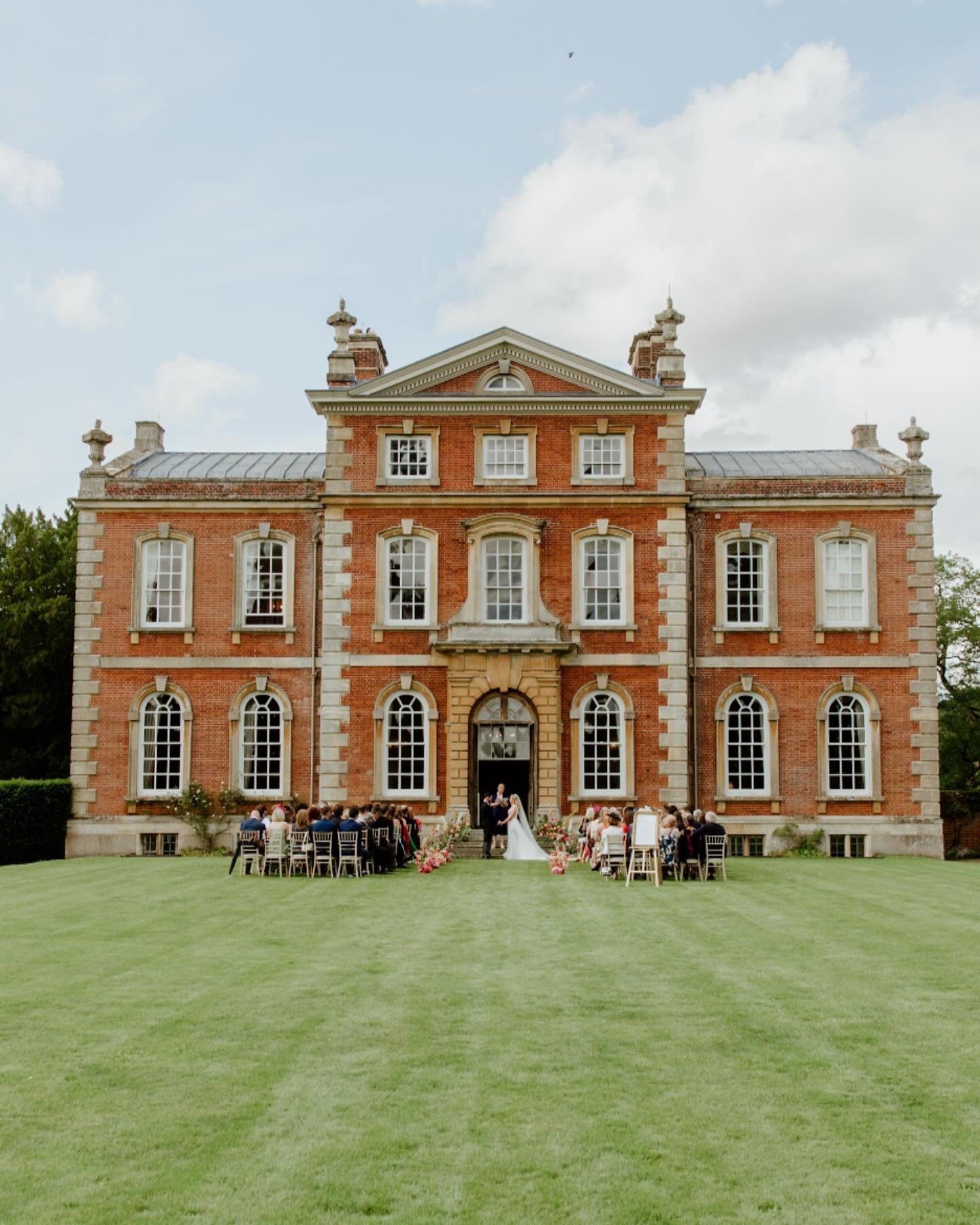 The rain stopped and the clouds made way for a dreamy lawn ceremony at Kingston Bagpuize House. 

#oxfordweddingphotographer #devonweddingphotographer #weddingphotographeruk #lawnwedding #oxfordshire #outdoorceremony